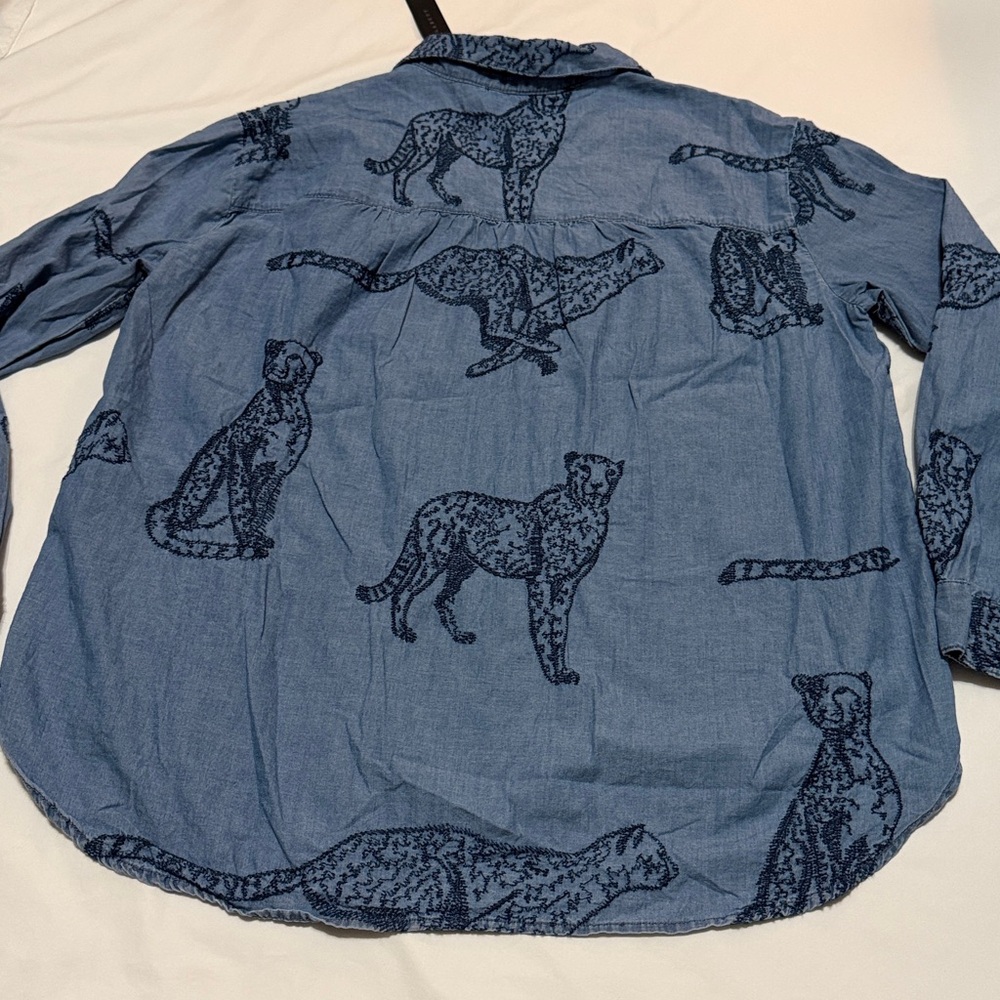 Jane &Delancey Blue Embroidered Animal Button-Up Shirt Cotton M NWT - Picture 6 of 7